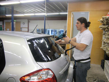 one piece technology back window installation from Klingshield